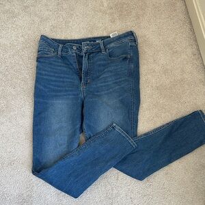 Old Navy Women's Skinny Jeans in Blue